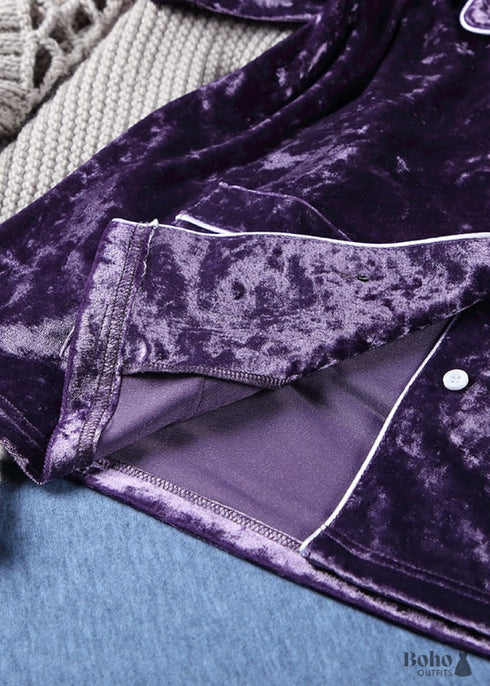 Pijama bohemio de terciopelo morado.